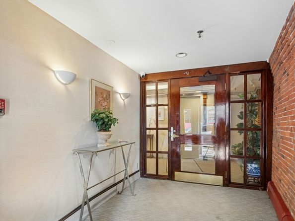 120 Commercial St 44, Boston MA 02109