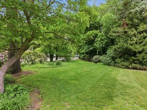 127 Larchmont Road, Melrose MA 02176
