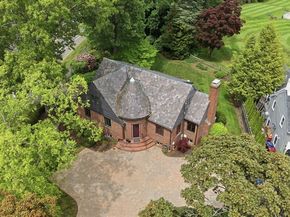 127 Larchmont Road, Melrose MA 02176