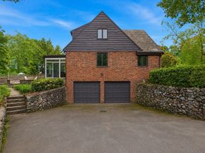 127 Larchmont Road, Melrose MA 02176