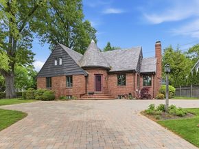 127 Larchmont Road, Melrose MA 02176