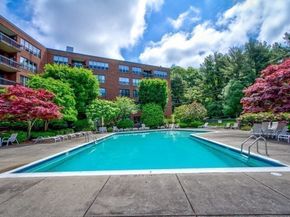 210 Nahanton St 415, Newton MA 02459