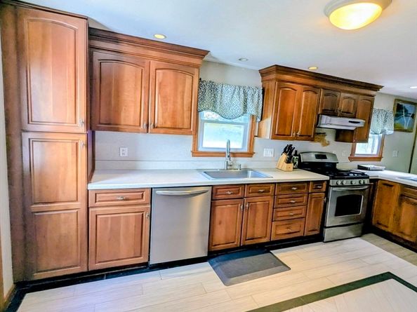 373 Hancock St, Abington MA 02351