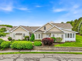 70 Orchard Meadow Dr 70, Shrewsbury MA 01545