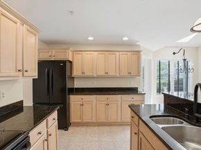 70 Orchard Meadow Dr 70, Shrewsbury MA 01545