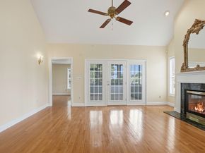 70 Orchard Meadow Dr 70, Shrewsbury MA 01545