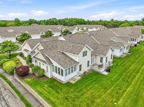 70 Orchard Meadow Dr 70, Shrewsbury MA 01545