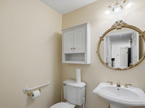 70 Orchard Meadow Dr 70, Shrewsbury MA 01545