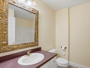 70 Orchard Meadow Dr 70, Shrewsbury MA 01545