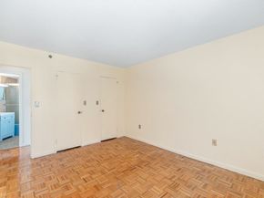 300 Lynn Shore Dr 410, Lynn MA 01902