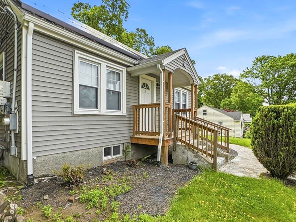 39 Pinehurst, Auburn MA 01501