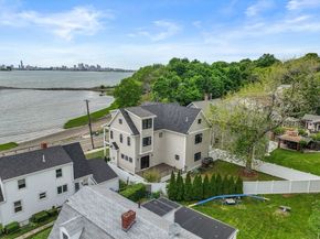 145 Dorchester St, Quincy MA 02171