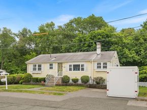 12 Karen Rd, Woburn MA 01801