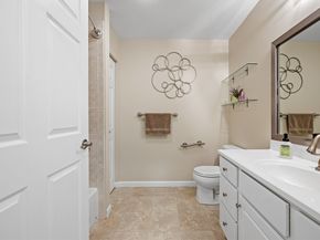 48 Phillips Rd 12, Holden MA 01520