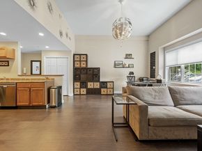 48 Phillips Rd 12, Holden MA 01520