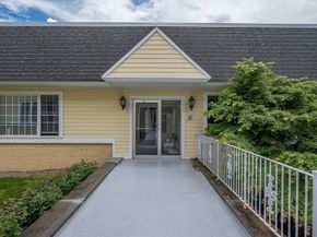 48 Phillips Rd 12, Holden MA 01520