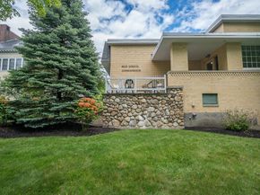 48 Phillips Rd 12, Holden MA 01520