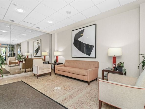 44 Washington St 1113, Brookline MA 02446