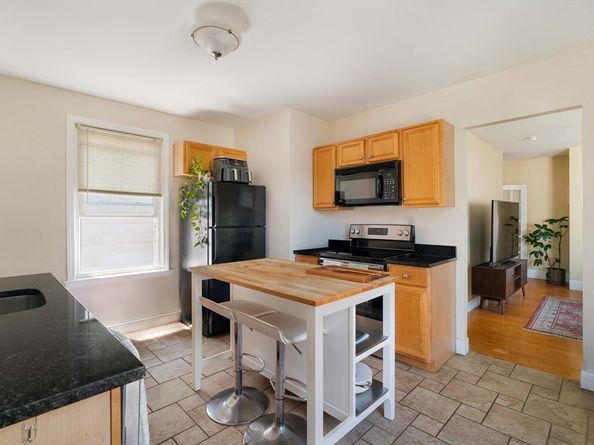 5 Essex St, Somerville MA 02145