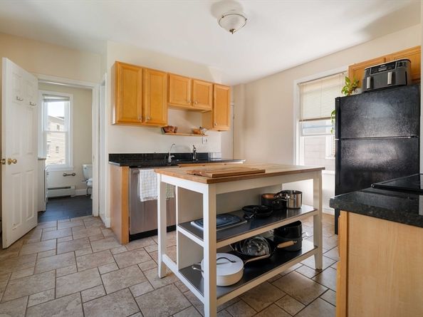 5 Essex St, Somerville MA 02145