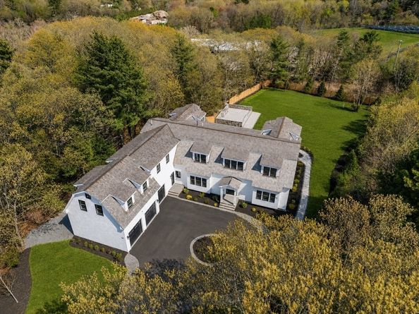 10 Hitching Post Lane, Weston MA 02493