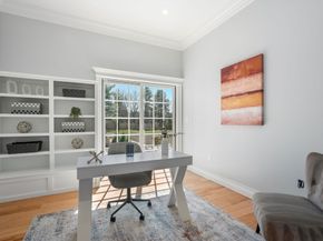 10 Hitching Post Lane, Weston MA 02493
