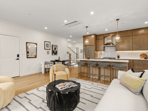 27 Shepard St 6, Boston MA 02135