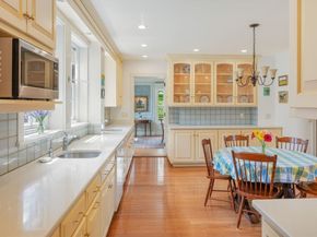 82 River Rd, Topsfield MA 01983