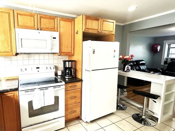 105 Nahant St 1, Lynn MA 01902