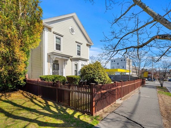 130 Pine St, Danvers MA 01923