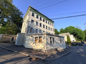 32 Mount Globe St, Fitchburg MA 01420