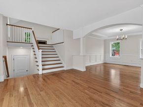 16 Skyline Dr, Billerica MA 01821