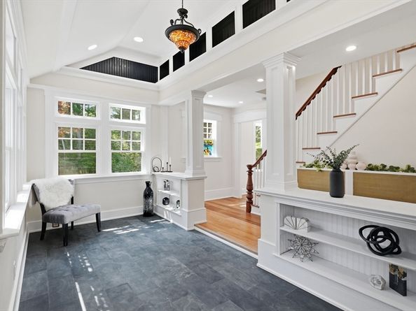 8 Pemberton Rd, Wayland MA 01778