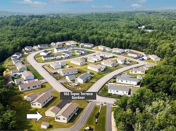 102 Topaz Terrace, Gardner MA 01440