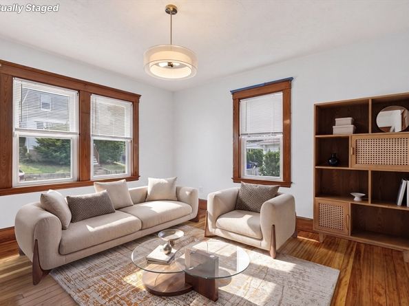 34 Bay View St, Quincy MA 02169