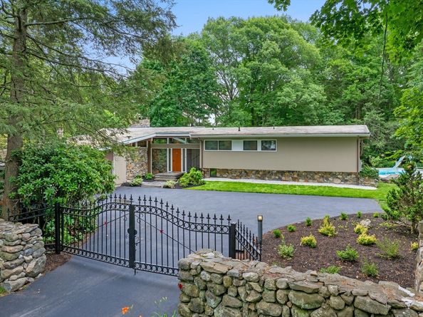 6 Porter Rd, Andover MA 01810