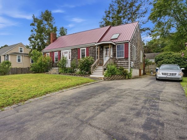 6 Devine Rd, Randolph MA 02368