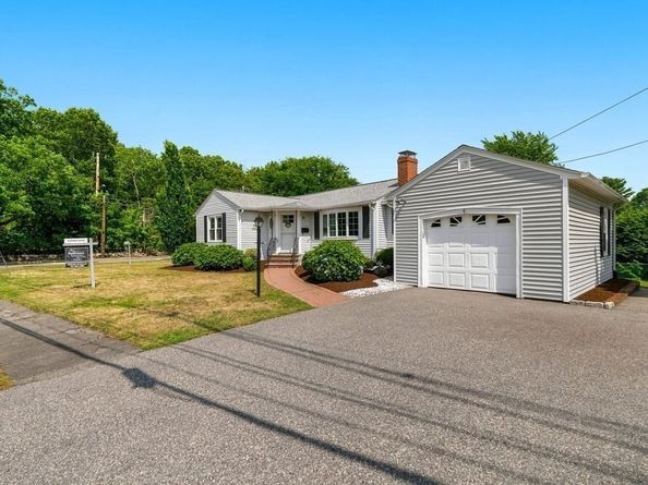 4 Abbott Rd, Waltham MA 02452