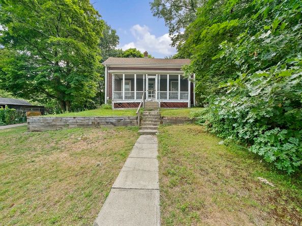 59 Sherwood St, Dedham MA 02026