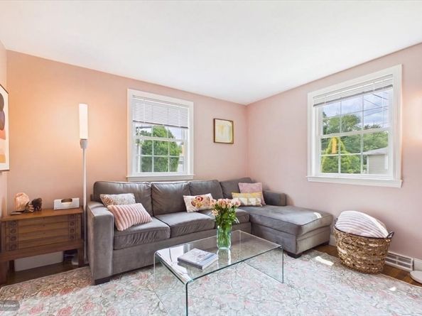 110 Hooper Rd 110, Dedham MA 02026