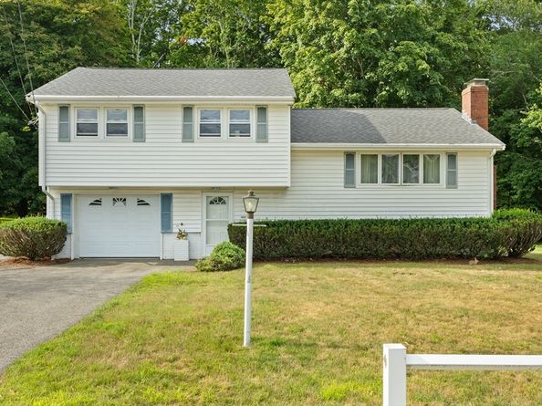 1372 Pleasant St, Brockton MA 02301