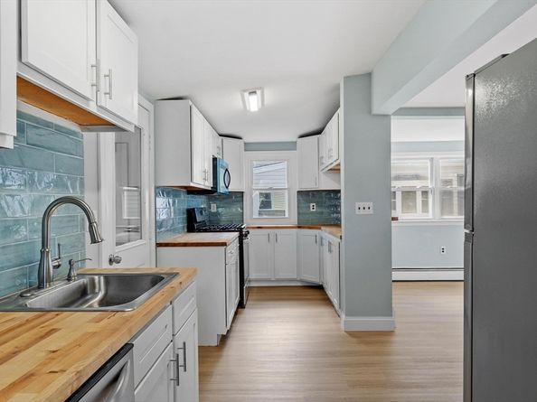 30 Hooper Rd, Dedham MA 02026