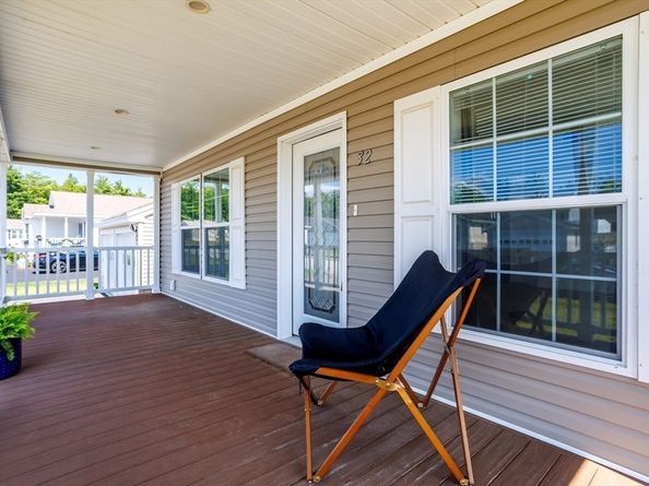32 Onyx Path, Gardner MA 01440
