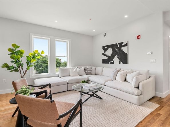 1088 Saratoga St 3, Boston MA 02128