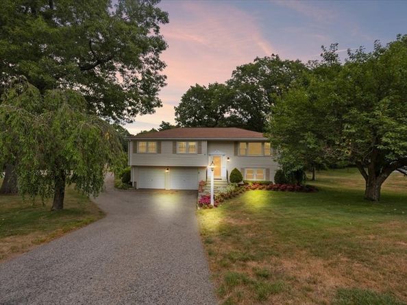 128 Bullard St, Walpole MA 02081