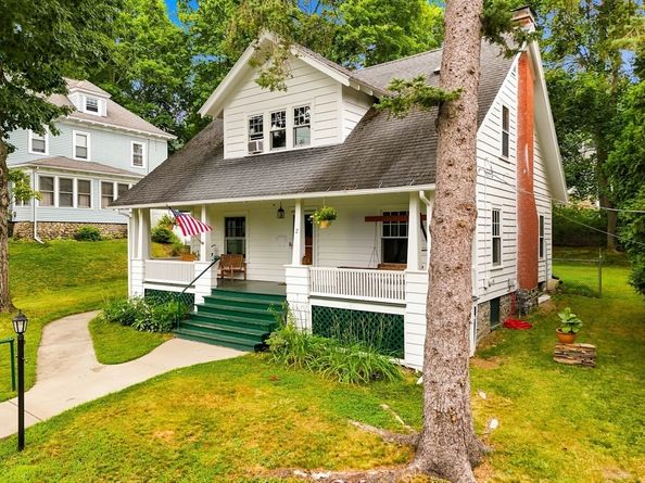 2 Biltmore Rd, Worcester MA 01602
