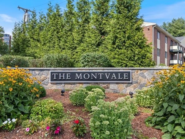 100 Ledgewood Dr 410, Stoneham MA 02180
