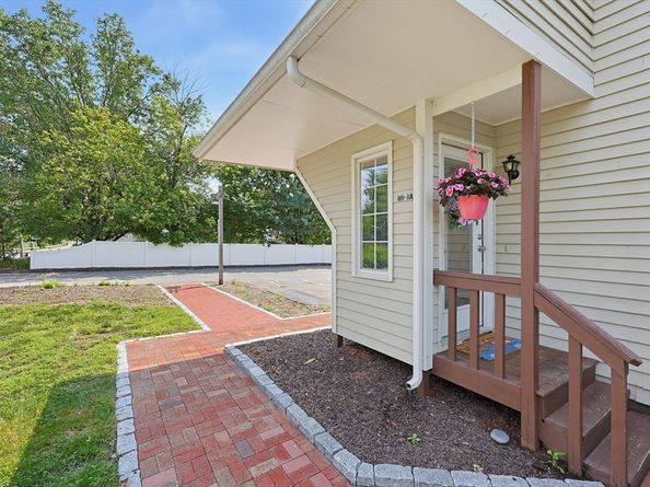 1 Strathmore Shire Dr A, Uxbridge MA 01569