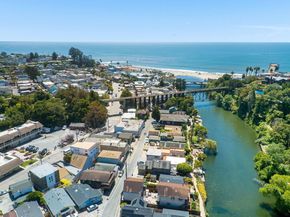 413 Capitola Avenue, Capitola CA 95010