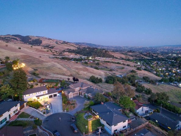 950 Macduff Court, San Jose CA 95127